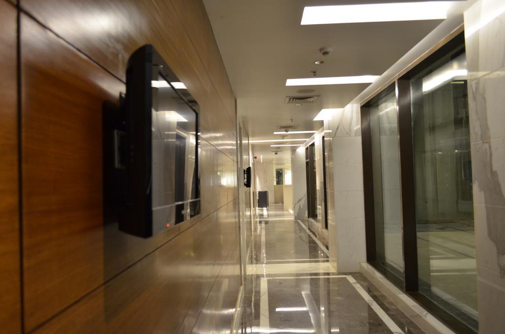 The Umrao Hotel New Delhi Exterior photo