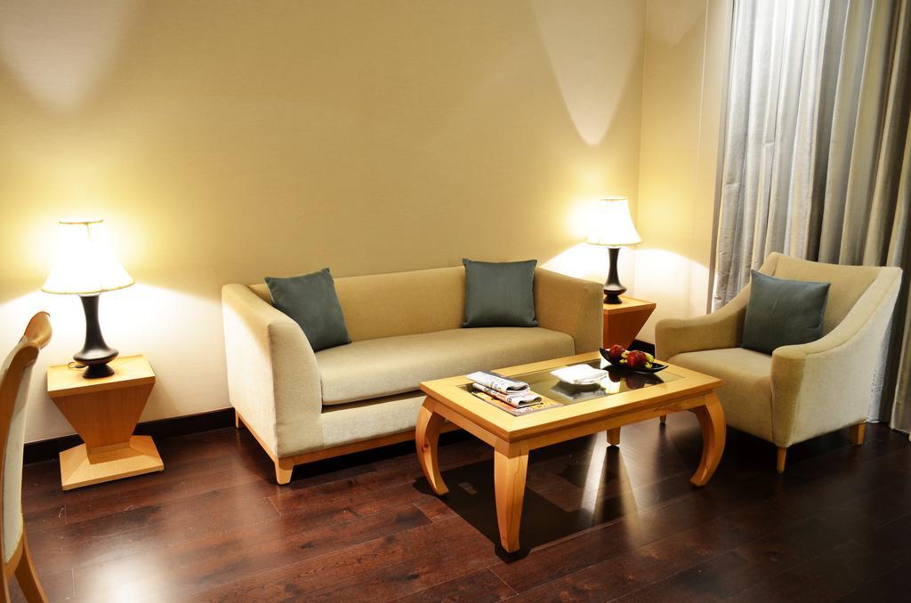 The Umrao Hotel New Delhi Exterior photo
