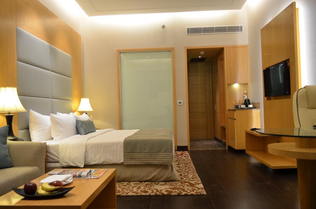 The Umrao Hotel New Delhi Exterior photo