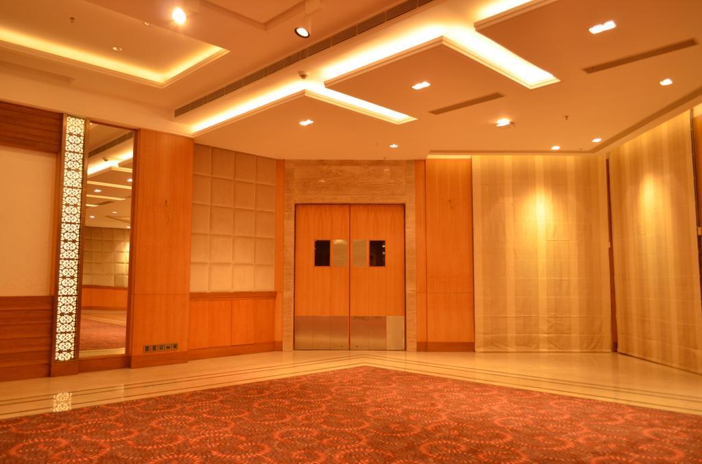 The Umrao Hotel New Delhi Exterior photo