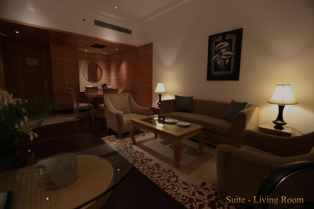 The Umrao Hotel New Delhi Exterior photo