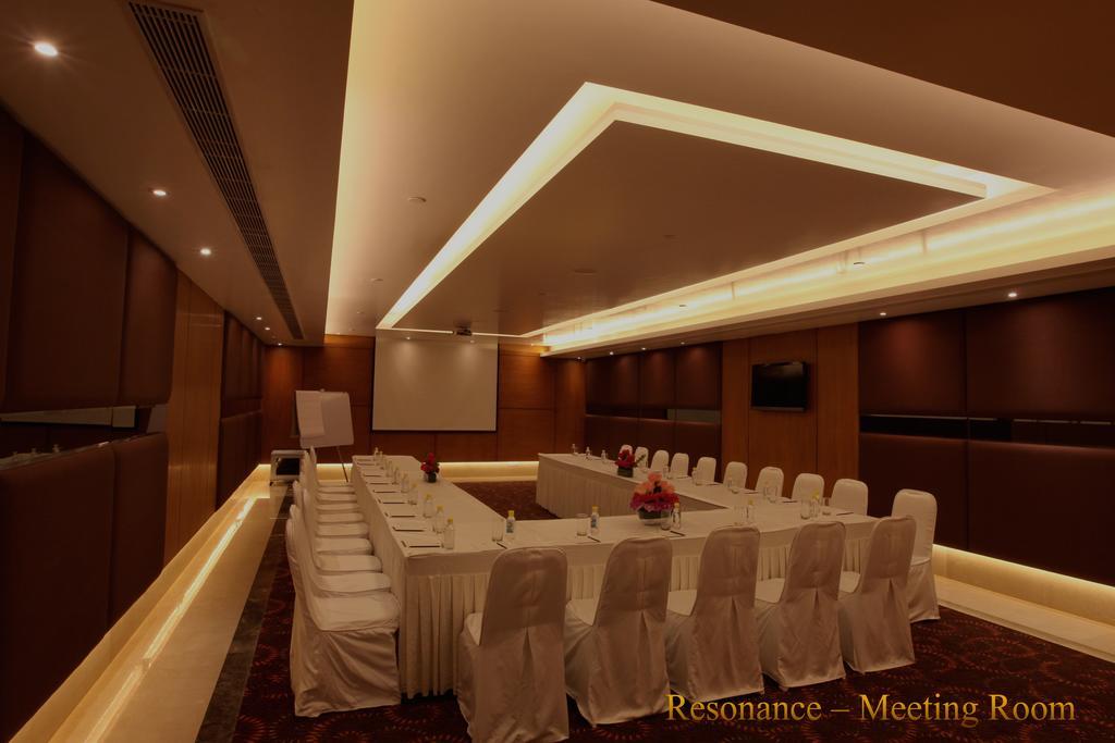 The Umrao Hotel New Delhi Exterior photo