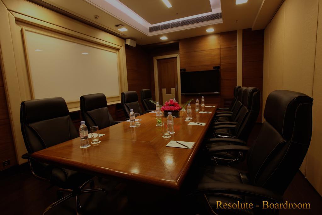 The Umrao Hotel New Delhi Exterior photo
