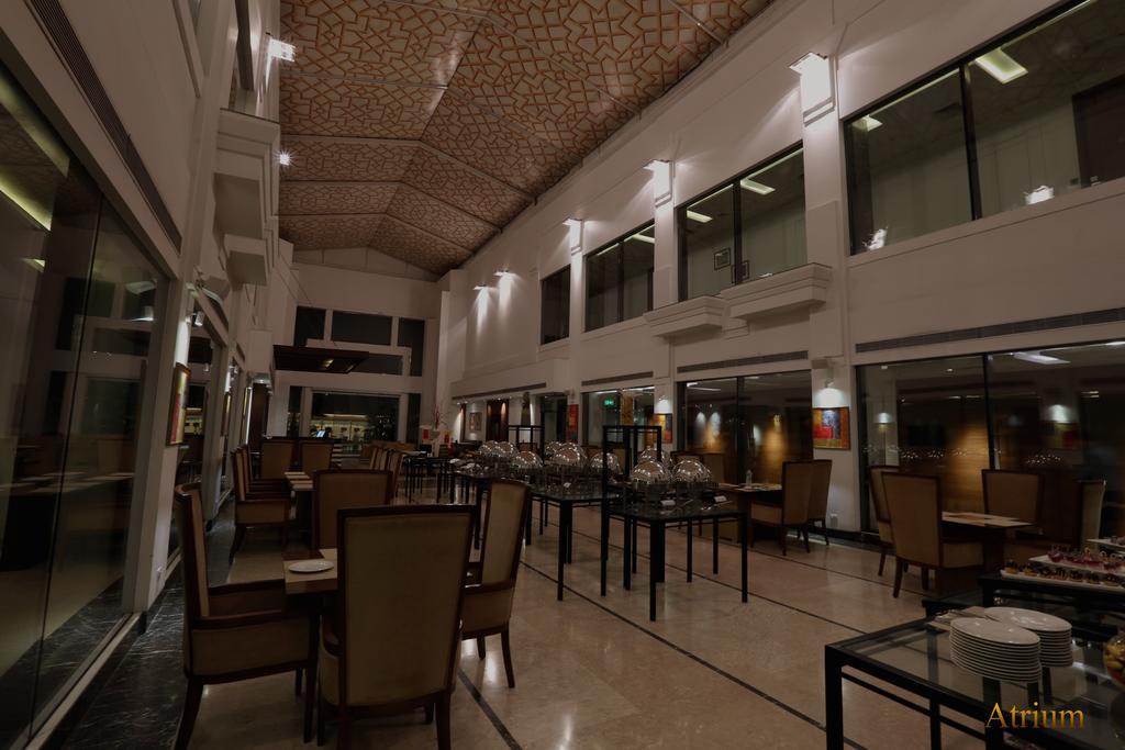 The Umrao Hotel New Delhi Exterior photo
