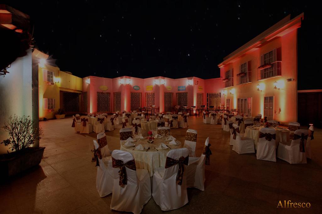 The Umrao Hotel New Delhi Exterior photo