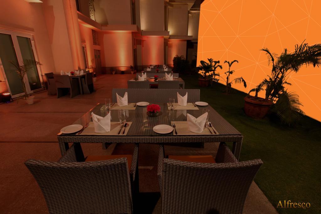 The Umrao Hotel New Delhi Exterior photo