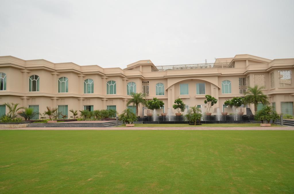 The Umrao Hotel New Delhi Exterior photo
